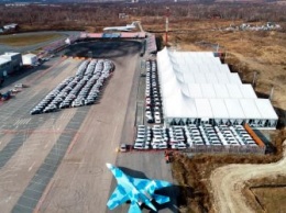 На складе во Владивостоке застряли сотни новых Mazda