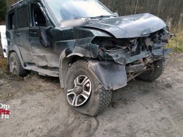 В жестком ДТП под Петрозаводском в лобовую столкнулись внедорожник и легковой автомобиль