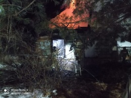 Три человека погибли в горящем доме в ЕАО
