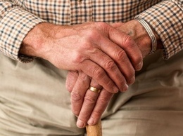 Работающие пенсионеры смогут оформить оплачиваемый больничный в Югре