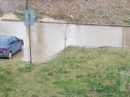 Калужане жалуются на потоп около школы