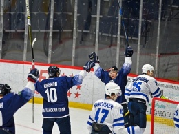 Алтайские хоккеисты в третий раз обыграли команду из Кургана