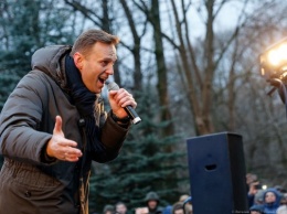 Навальный подал иск о защите чести и достоинства к пресс-секретарю Путина