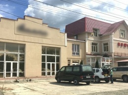 Симферополец незаконно построил двухэтажное кафе с парковкой вместо дома: состоялся суд, - ФОТО
