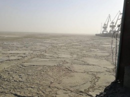 Вода пропала в Таганрогском заливе из-за сильного ветра
