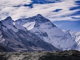 Экологи обнаружили частицы микропластика на вершине Эвереста