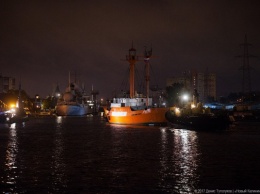 В Калининграде ремонтируют единственный? в России обитаемый плавучий маяк