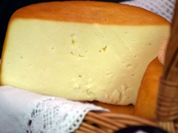 Алтайские производители сыров и масла столкнулись с проблемами из-за экономии потребителей