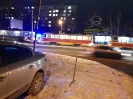 В Барнауле трамвай наехал на лежащего на путях пешехода