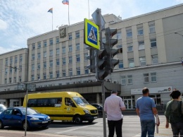 В центре Калининграда убрали недавно установленное дорожное ограждение