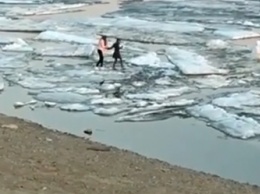 Подростки выходят на лед в Благовещенске