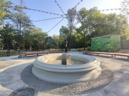 Просевшая плитка и нехватка урн: как выглядит обновленный Екатерининский сад спустя 2,5 месяца после открытия, - ФОТО