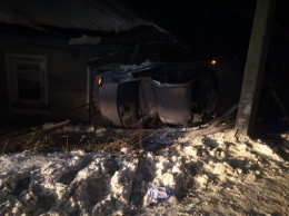 Автомобилистка и пассажир пострадали при опрокидывании иномарки в Кемерове