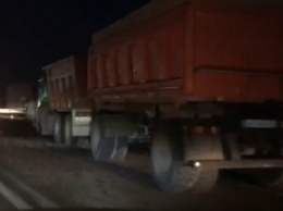 В Симферополе грузовик с прицепом "лоб в лоб" столкнулся с микроавтобусом, - ФОТО, ВИДЕО, ДОПОЛНЕНО