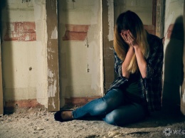 16-летняя кемеровчанка обвинила отчима в изнасилованиях и разврате
