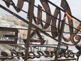 В Калуге демонтировали историческую надпись на улице Ленина