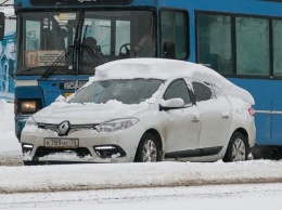 Барнаульская ГИБДД выступила со срочным обращением из-за снегопада
