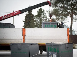 Благовещенец нанимал грузовики, чтобы воровать мусорные контейнеры