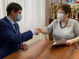 Алтайские депутаты страхуют учителей на случай коронавируса