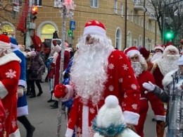 В Калуге прошел парад Дедов Морозов