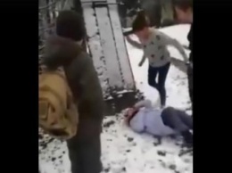 В Калужской области школьницы жестоко избили ровесницу и записали все на видео