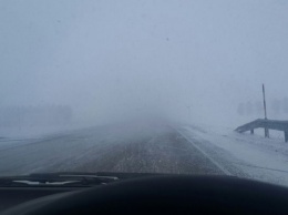 Накат на дорогах и ухудшение погоды: алтайских водителей просят быть острожными