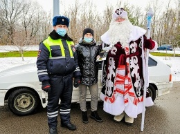 В Старом Осколе стартовала акция «Полицейский дед Мороз»