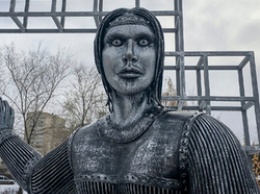 Власти Нововоронежа испугались мировой славы после открытия статуи Аленки