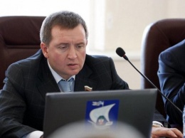 Фирма депутата Петросова получает госконтракт на 18 млн, победив компанию Петросовой