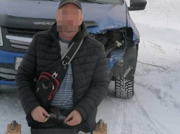 Безногий таксист попал в ДТП с машиной охранников в Кемерове