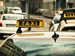 ГИБДД в Барнауле тщательно проверит таксистов в январе