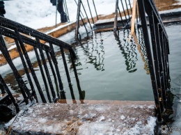 Власти Кузбасса разрешили массовые крещенские купания в разгар пандемии коронавируса