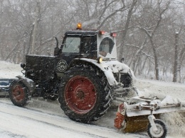 Дороги Барнаула чистит более 90 единиц снегоуборочной техники