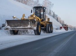 Алтайские дорожники устраняют последствия снегопадов