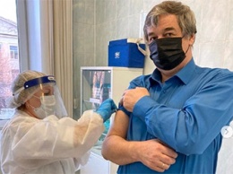 Мэр Шимановска поставил прививку от COVID -19
