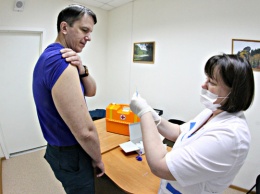 Алтайских спасателей вакцинируют от коронавируса