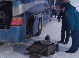 Пассажирский автобус сломался на алтайской трассе 25 января