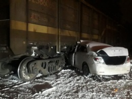 Находившийся за рулем иномарки школьник из Иркутской области врезался в поезд