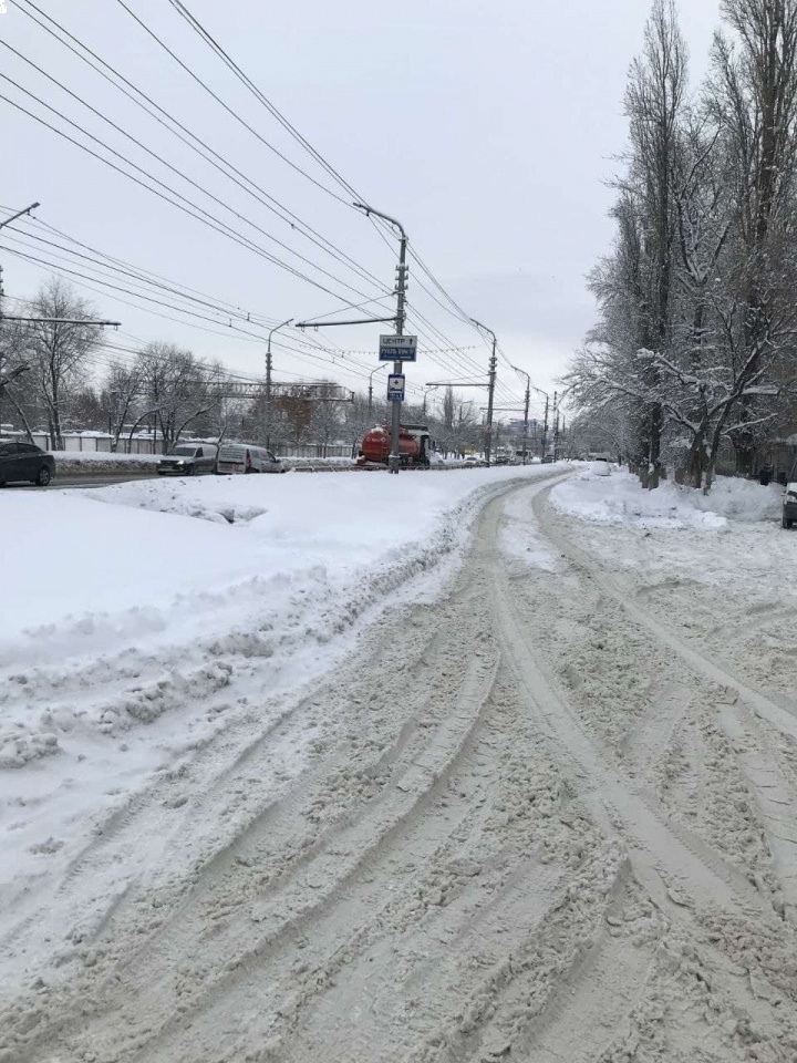 Доедут ли скорая, пожарные, полиция? Ленинский район может стать снежным анклавом Саратова