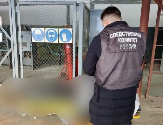 На саратовском заводе 53-летнего электромонтера убило током