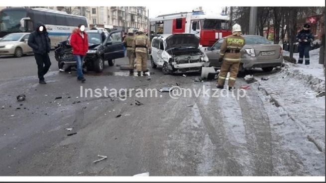 Массовое ДТП произошло на новокузнецкой улице