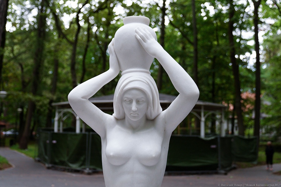 Сфинксов в Лиственничном парке Светлогорска делает скульптор, испортивший «Несущую воду»