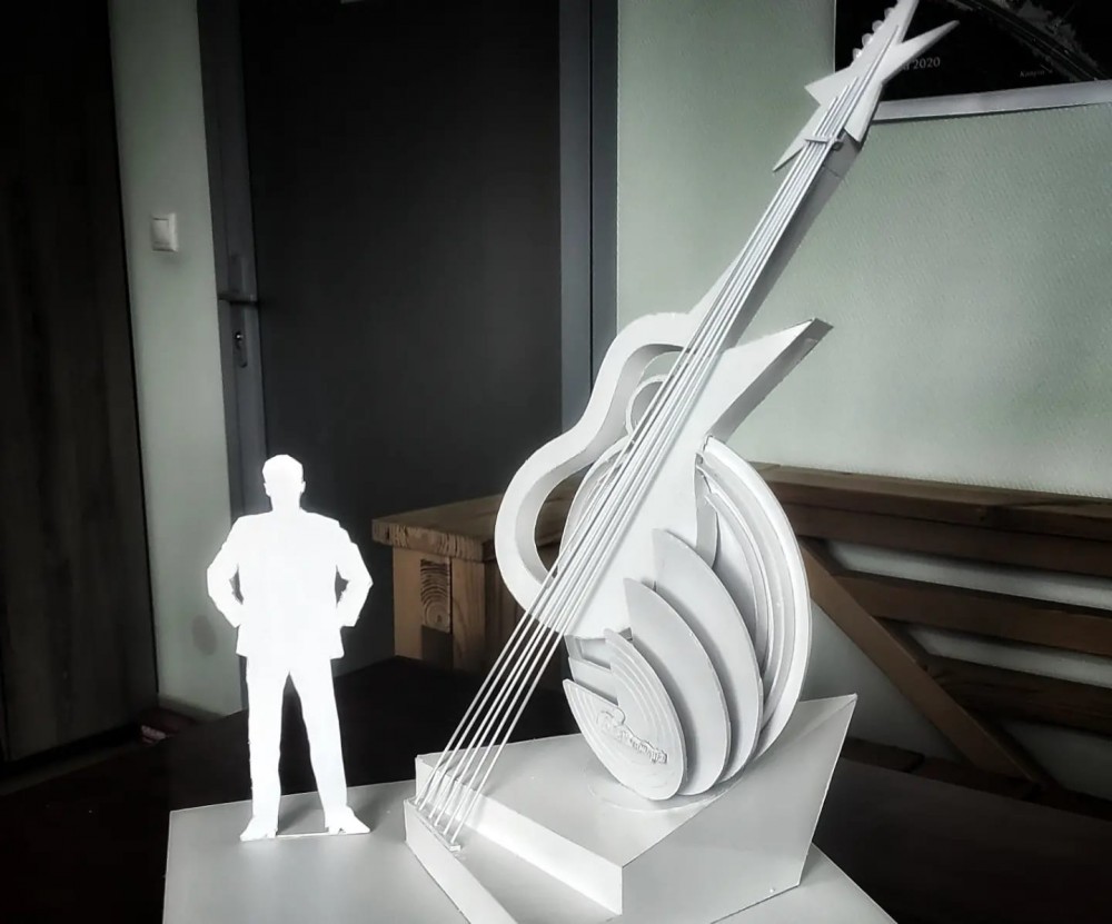 В Калуге появится четырехметровый памятник гитаре