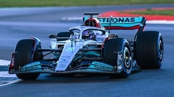 Формула 1. Команда Mercedes представила новый болид W13 E Performance