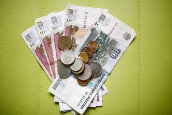 Аналитики узнали, на что россияне копят деньги