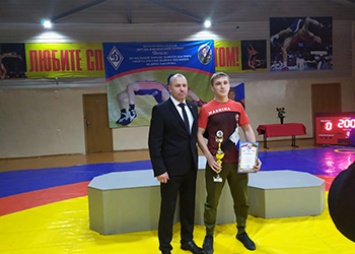 Амурский тренер по вольной борьбе признан лучшим на турнире в Забайкалье