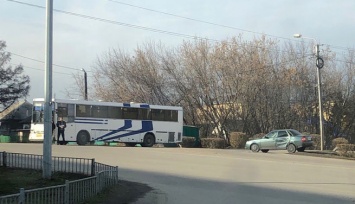 Автобус протаранил легковой автомобиль в Кузбассе