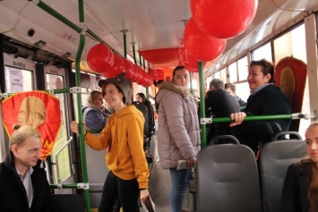 «Комсомольский троллейбус» проехал по Белгороду