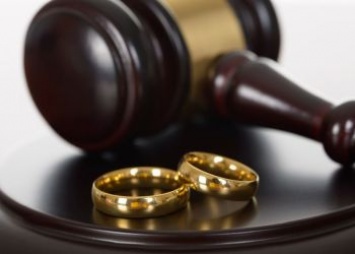 Амурчанку развели с мужем-иностранцем по требованию прокуратуры