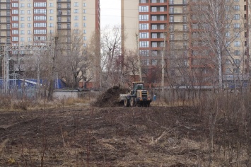 Барнаульцев переполошила строительная техника в парке «Изумрудном»